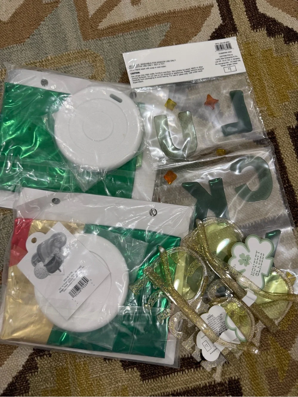 Target St. Patrick's Day Party ballon and glasses Bundle - Green and Gold